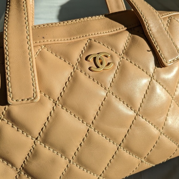 Auth. Chanel Beige Lambskin Wild Stitch Bowling Bag/Shoulder Bag - Picture 2 of 15